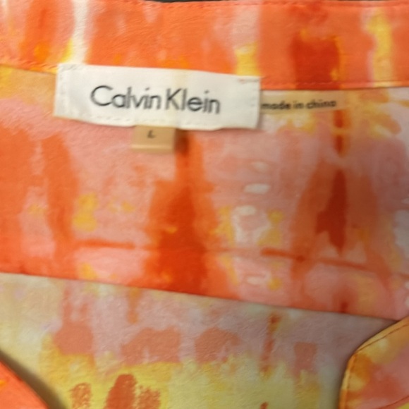 🍍CALVIN KLEIN BUTTON DOWN BLOUSE🍍SIZE LARGE🍍PIT TO PIT 23”🍍LENGTH 29”🍍Y-1 - Picture 2 of 5